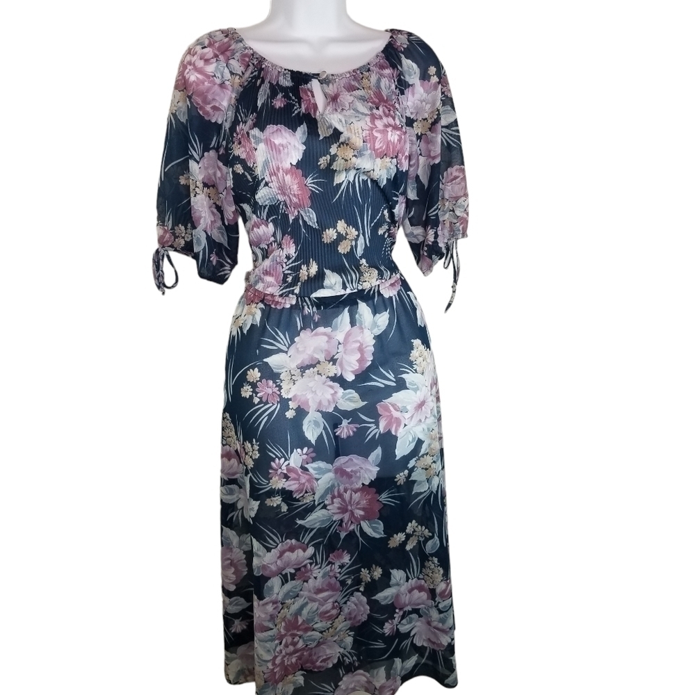 Vtg 70s floral semi sheer pleated dress - Picture 2 of 9